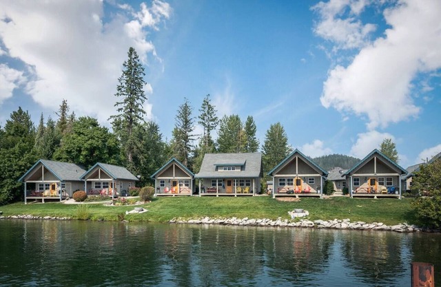 Lakefront Beach Bungalow 