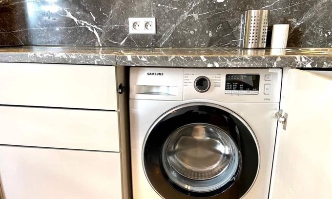 Gauthier Apartment | Gauthier 302 Soho-1min by Walk From Twin Center