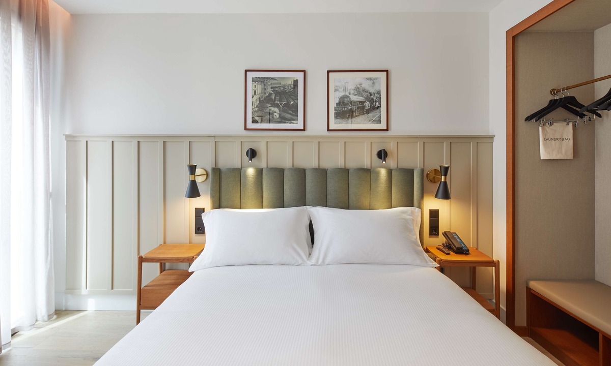La Nova Esquerra de l'Eixample Hotel | Via Sants Hotel Barcelona, Tapestry Collection by Hilton