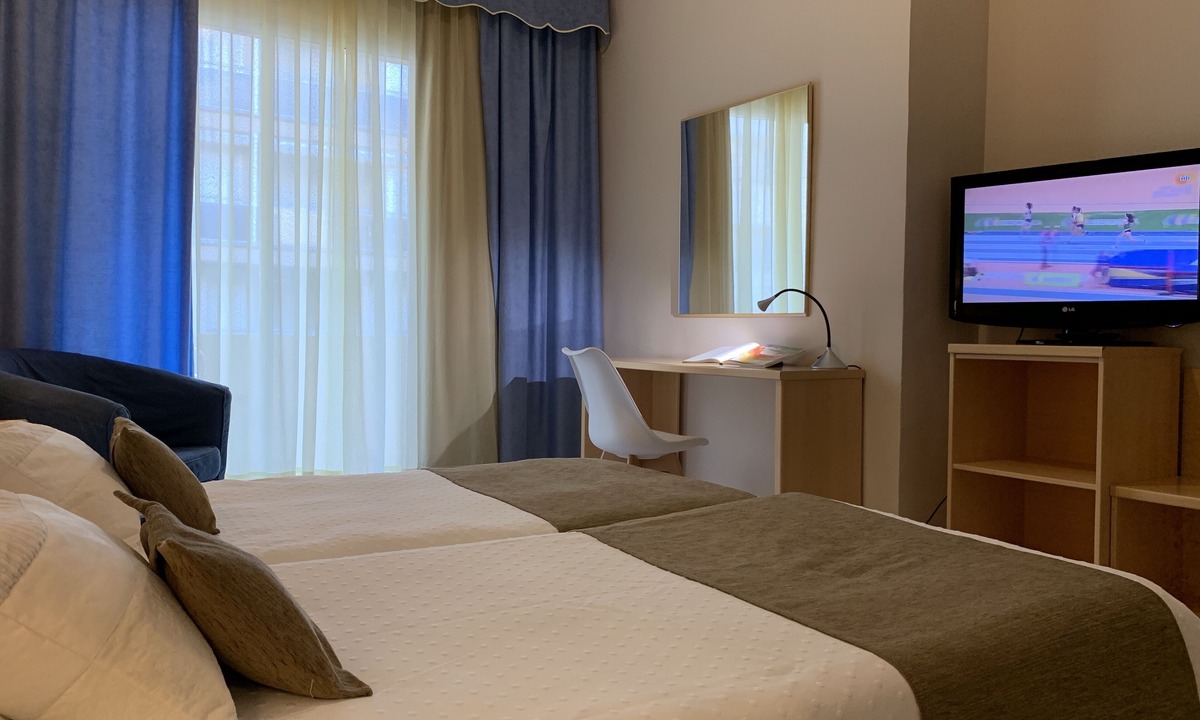 Sant Carles de la Rapita Hotel | Hotel Llansola