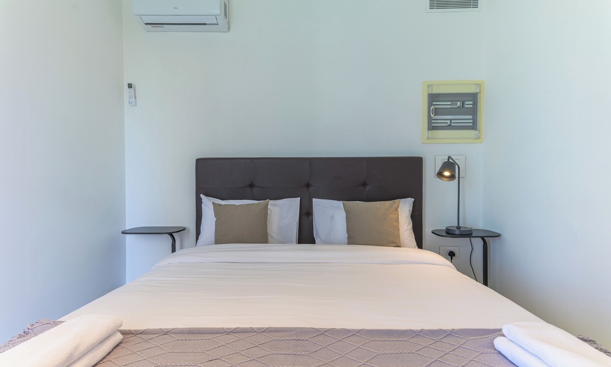 Ghazir Apartment | GlassHaus Rooftop 2-BR & Pool in Ghazir