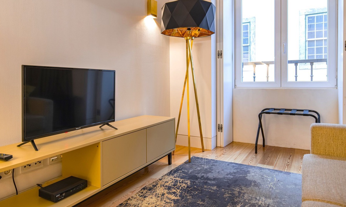 Chiado Apartment | Cozy Downtown Studio by LovelyStay