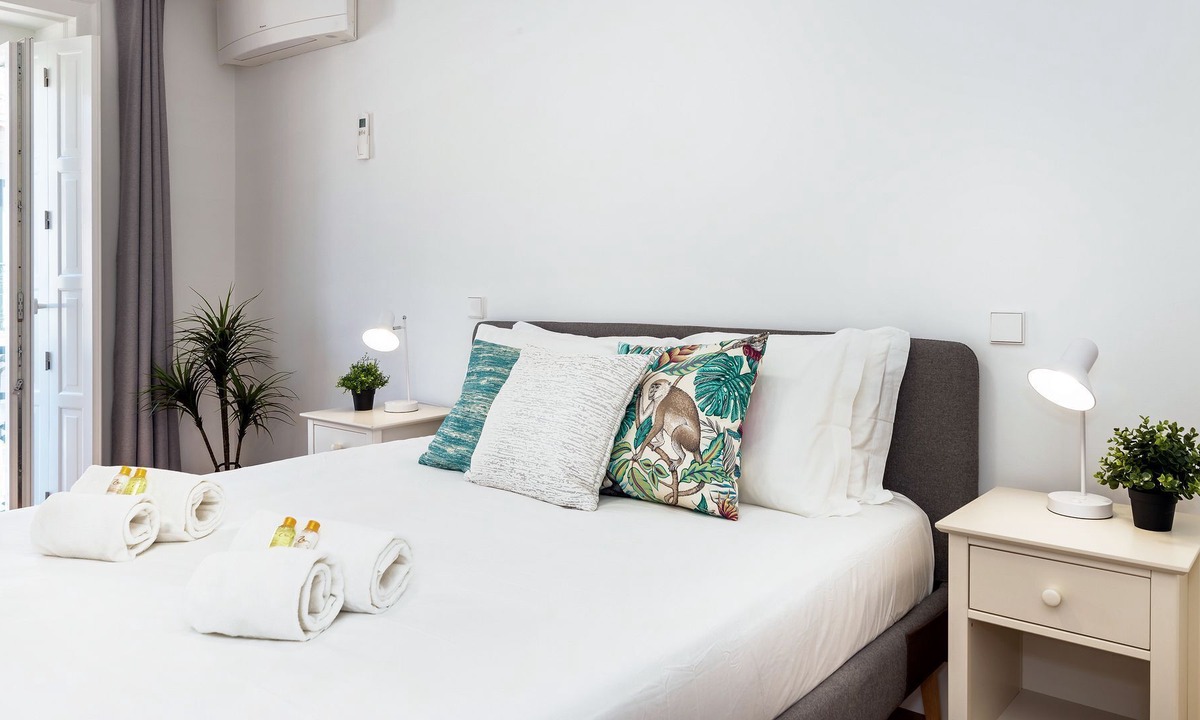 Encarnacao Apartment | Stunning 2BDR Apartment in Chiado by LovelyStay
