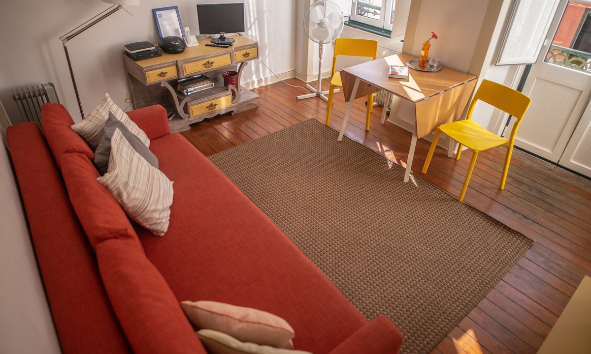 Misericordia Apartment | Bica Yellow Tram Flat