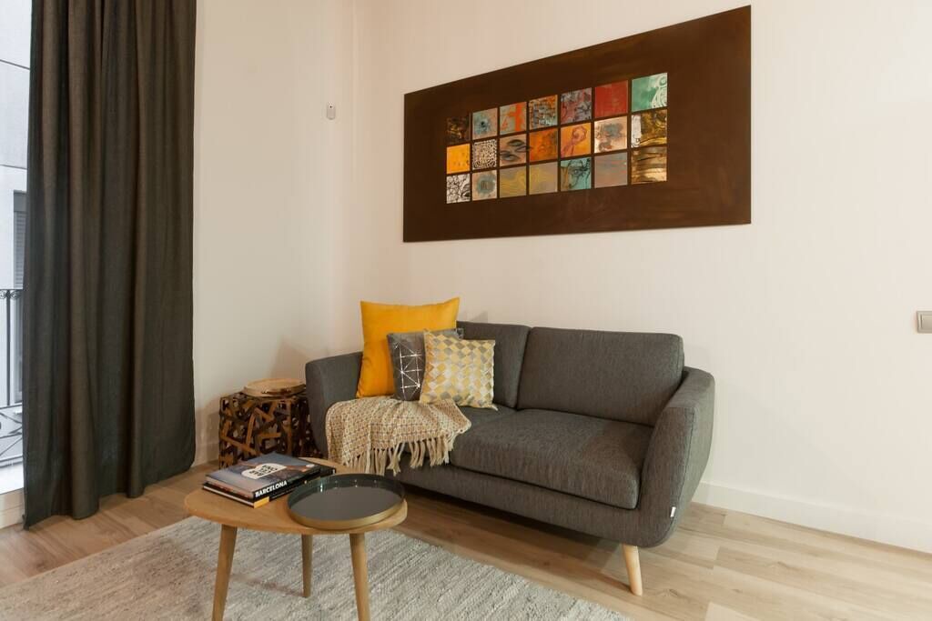 Gothic Quarter Apartment | Unpack your bags, take a deep salty breath, inhale the sea in, and wonder at the magic of Barcelona