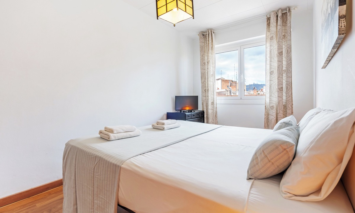 Dreta de l'Eixample Apartment | Cute 3 bedroom flat with a nice terrace very near Sagrada Familia