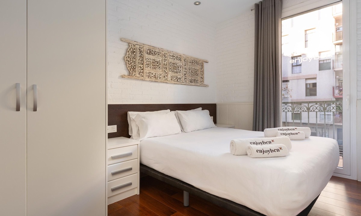 el Camp d'en Grassot i Gracia Nova Apartment | Next to the Sagrada Família with terrace and shared swimming pool and privileged views.