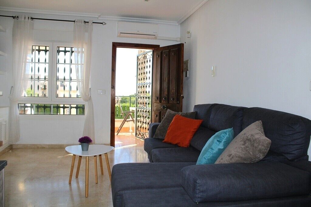 Villamartin Apartment | Great for families & golfers, 5 minute walk from Villamartin Plaza