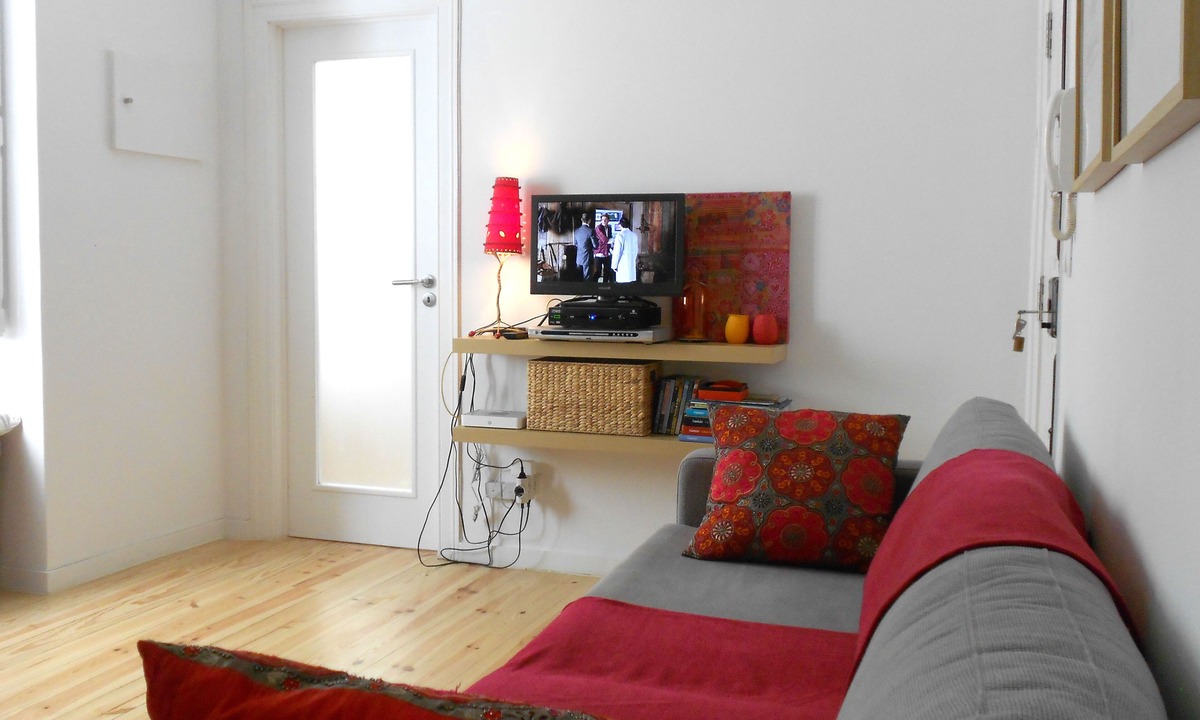 Santa Maria Maior Apartment | Bright and Beautiful Apartment in Sunny Lisbon's Historic Centre - Alfama