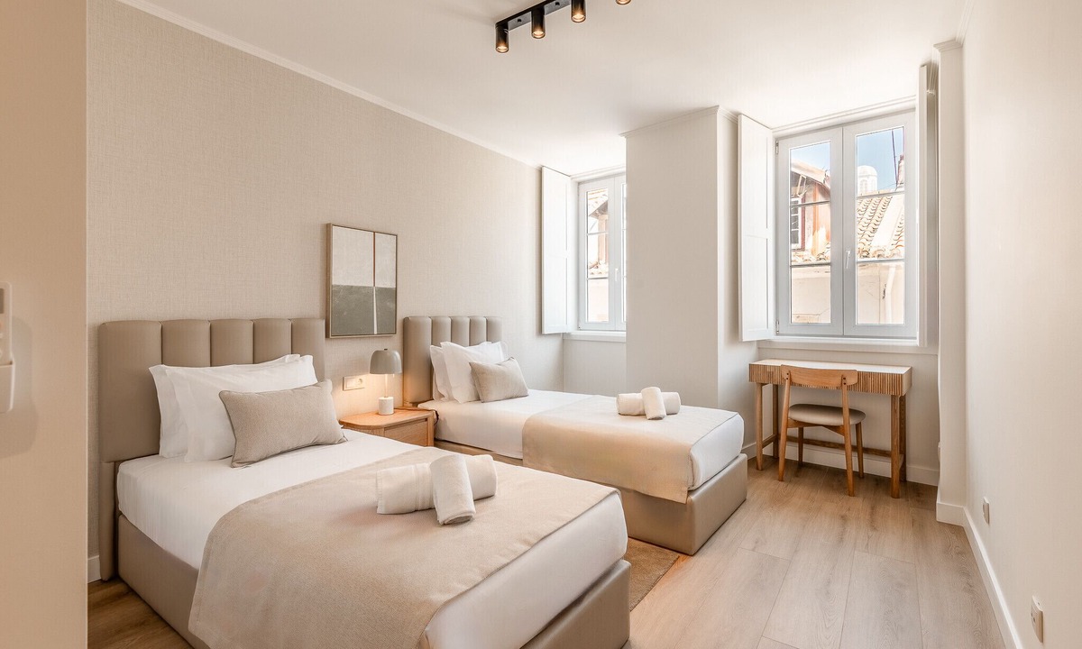 Misericordia Apartment | A2 NEW | Remodeled & Spacious! | Very Central