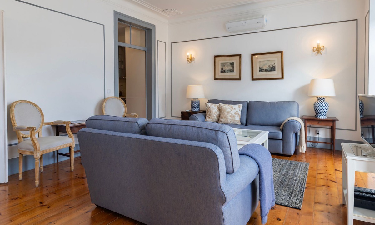 Martires Apartment | Classic & Super Central Apartment by LovelyStay