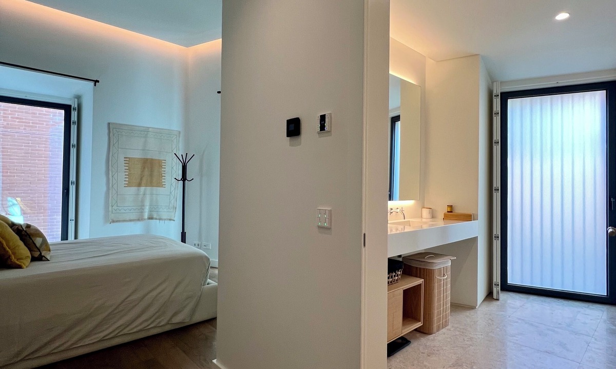Belem Condo | Contemporary Restelo Apartment by refuge® holiday homes