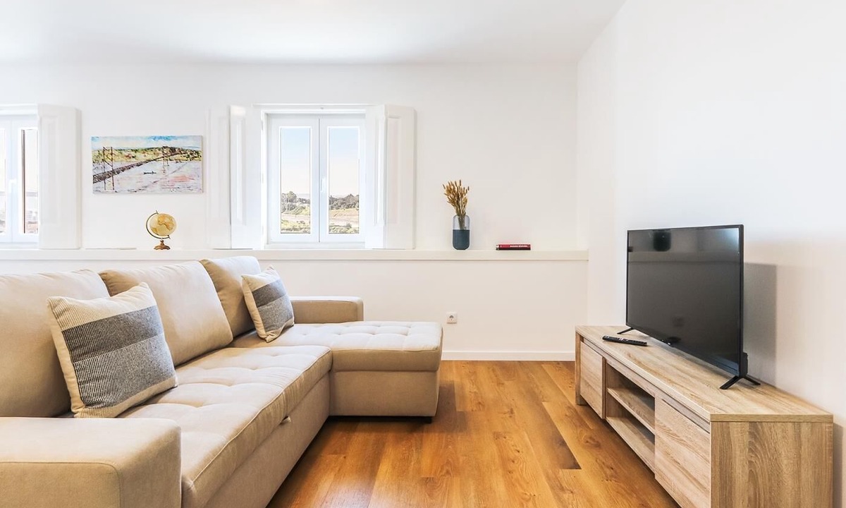 Santo Condestavel Apartment | Vita Portucale | Campo de Ourique River View 2D