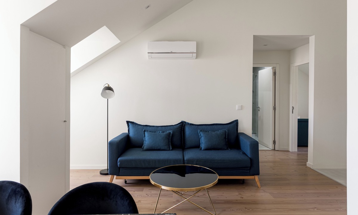 Linda-a-Velha Apartment | Modern 2-Bed Apartment near Belém with AC