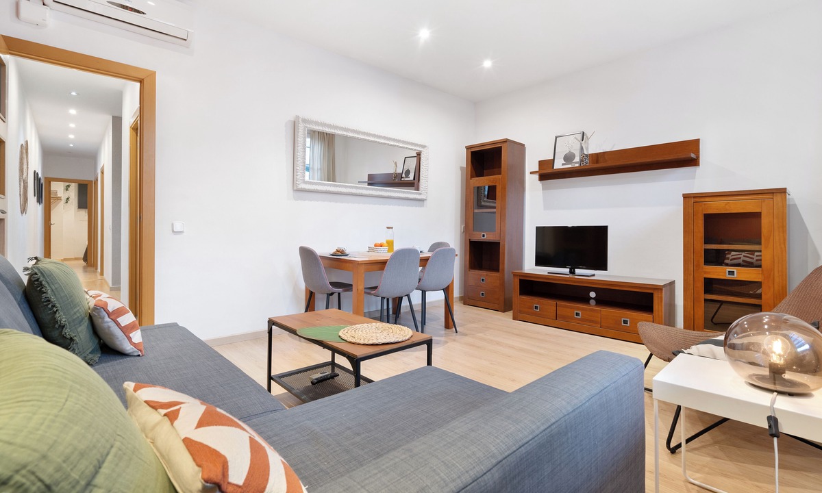 Esquerra de l'Eixample Apartment | Modern Eixample Retreat: Stylish 2-Bedroom Apartment in Central Barcelona