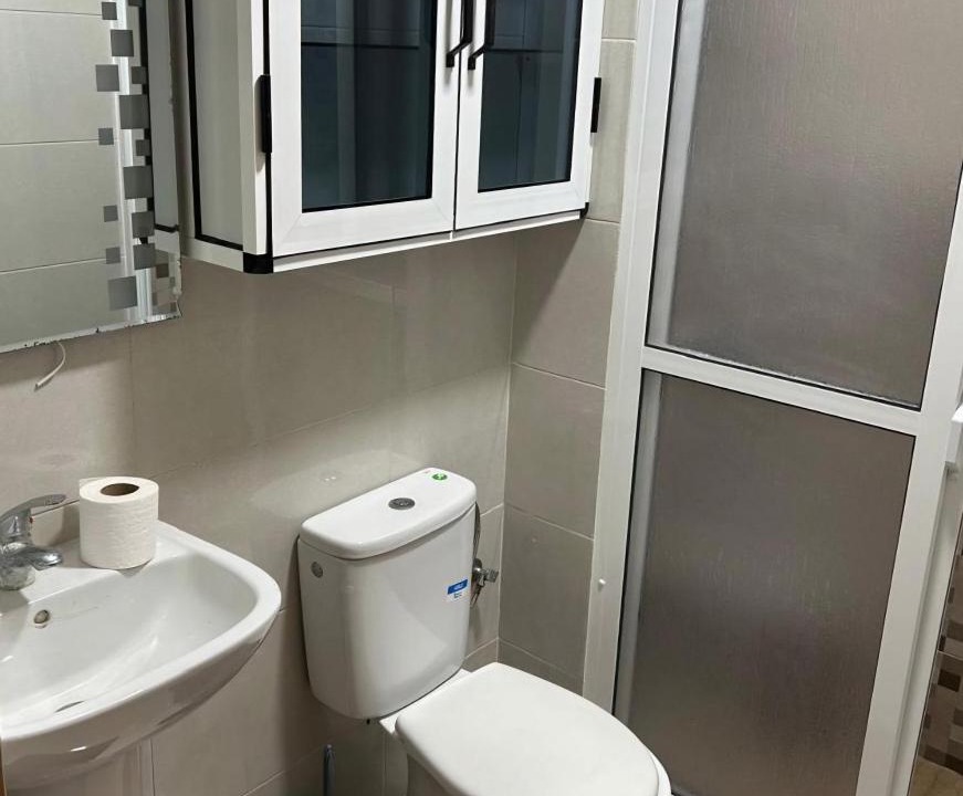 Nador Apartment | Grand Appartement récent - 2 chambres - Climatisé - Wifi - Parking sécurisé gratuit