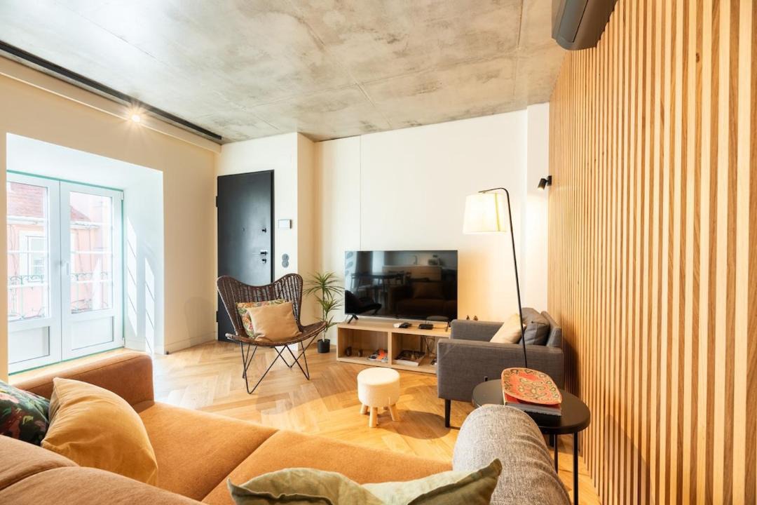 Santo Condestavel Apartment | Lisbon Local Life Ourique, 2 Bdr Apt with AC