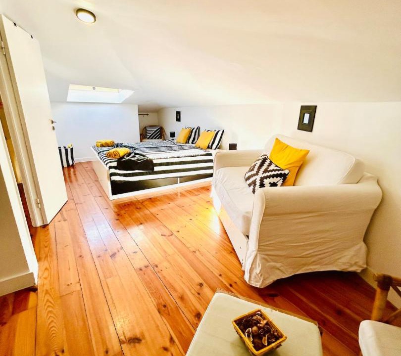 Sao Cristovao e Sao Lourenco Apartment | Charming Historic Duplex