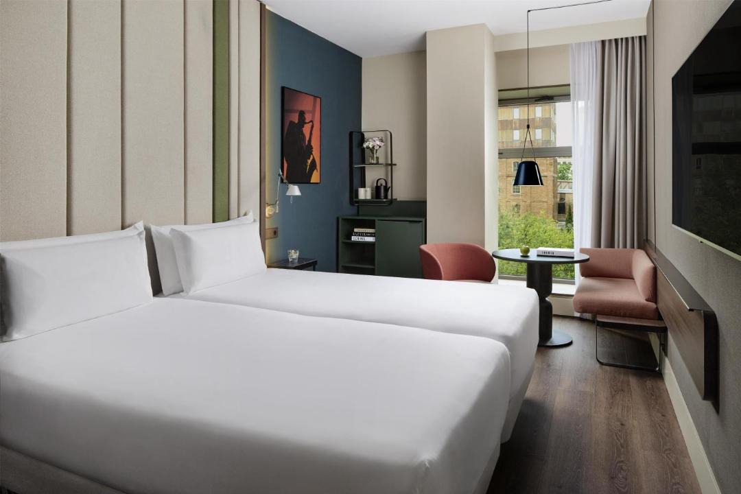 El Parc i la Llacuna del Poblenou Hotel | NH Barcelona Diagonal Poblenou