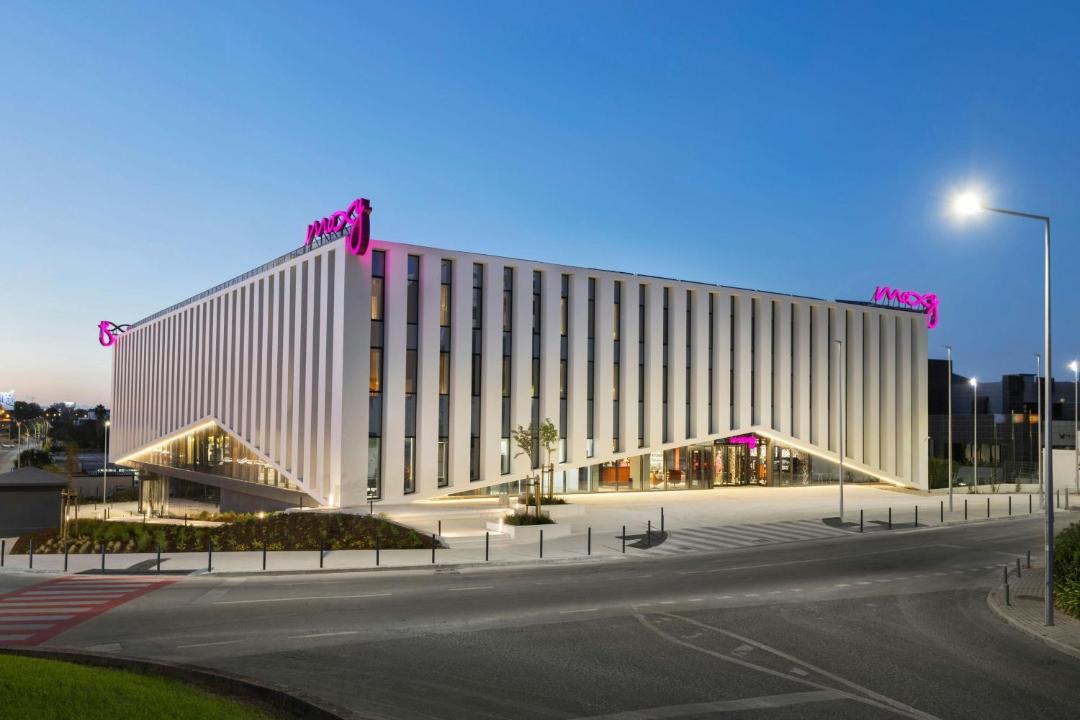 Amadora Hotel | Moxy Alfragide Lisboa