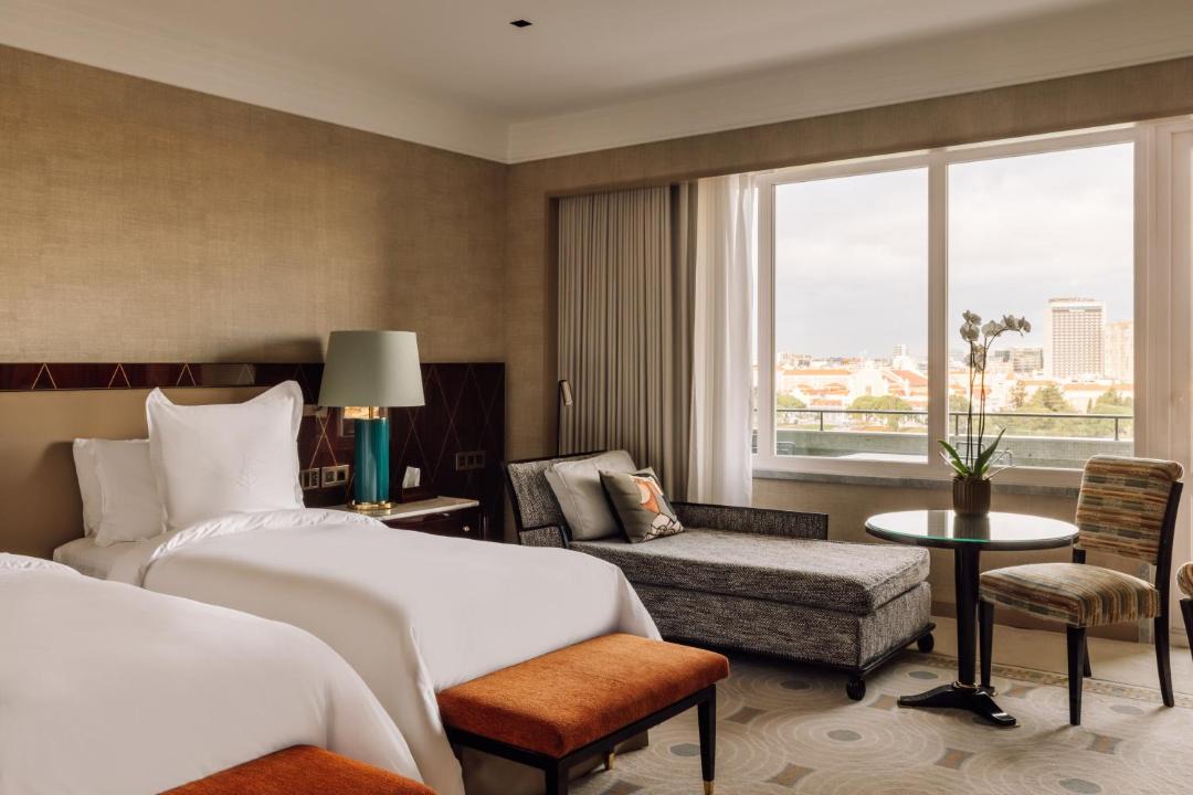 Sao Sebastiao da Pedreira Hotel | Four Seasons Hotel Ritz Lisbon