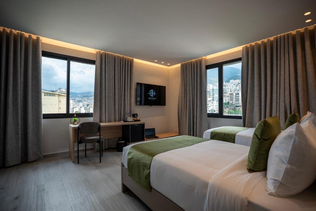 Haret Sakher Hotel | Beverly Beach Hotel