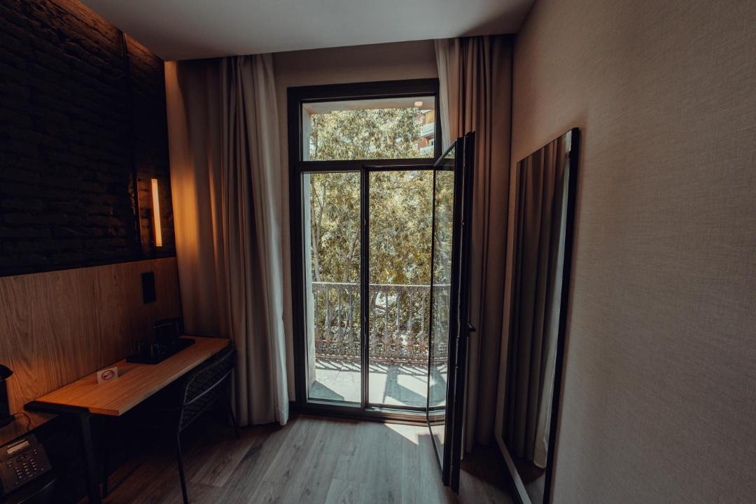 Hostafrancs Hotel | Hotel Transit
