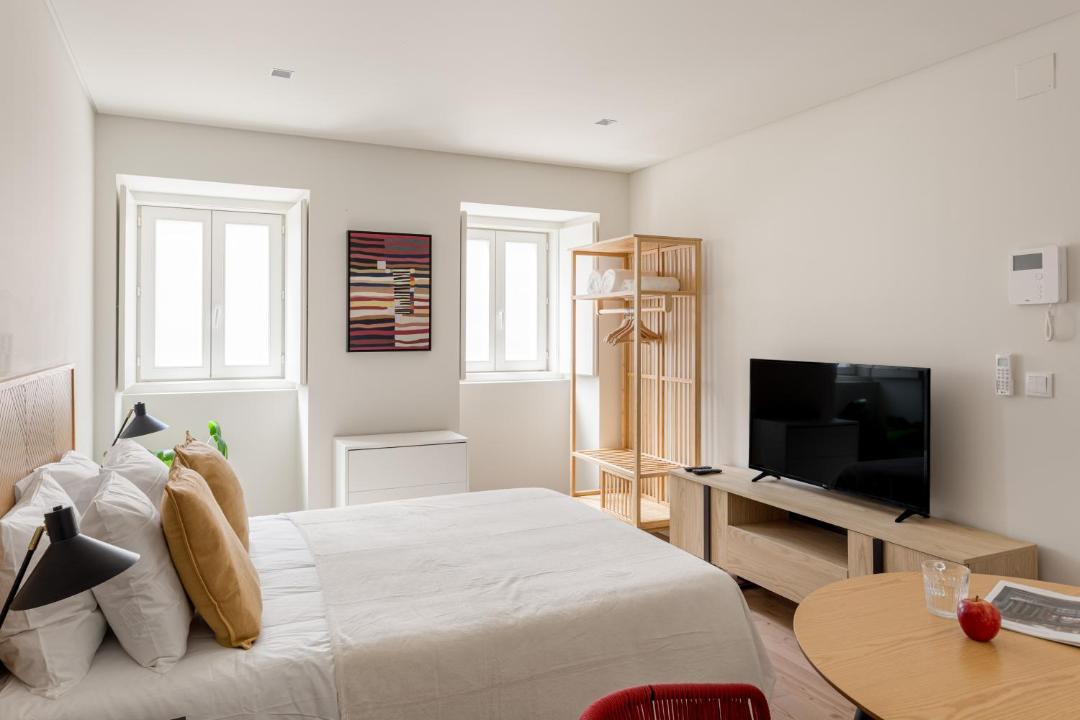 Linda-a-Velha Apartment | The Lisbon Retreat, Cozy Studio with Terrace
