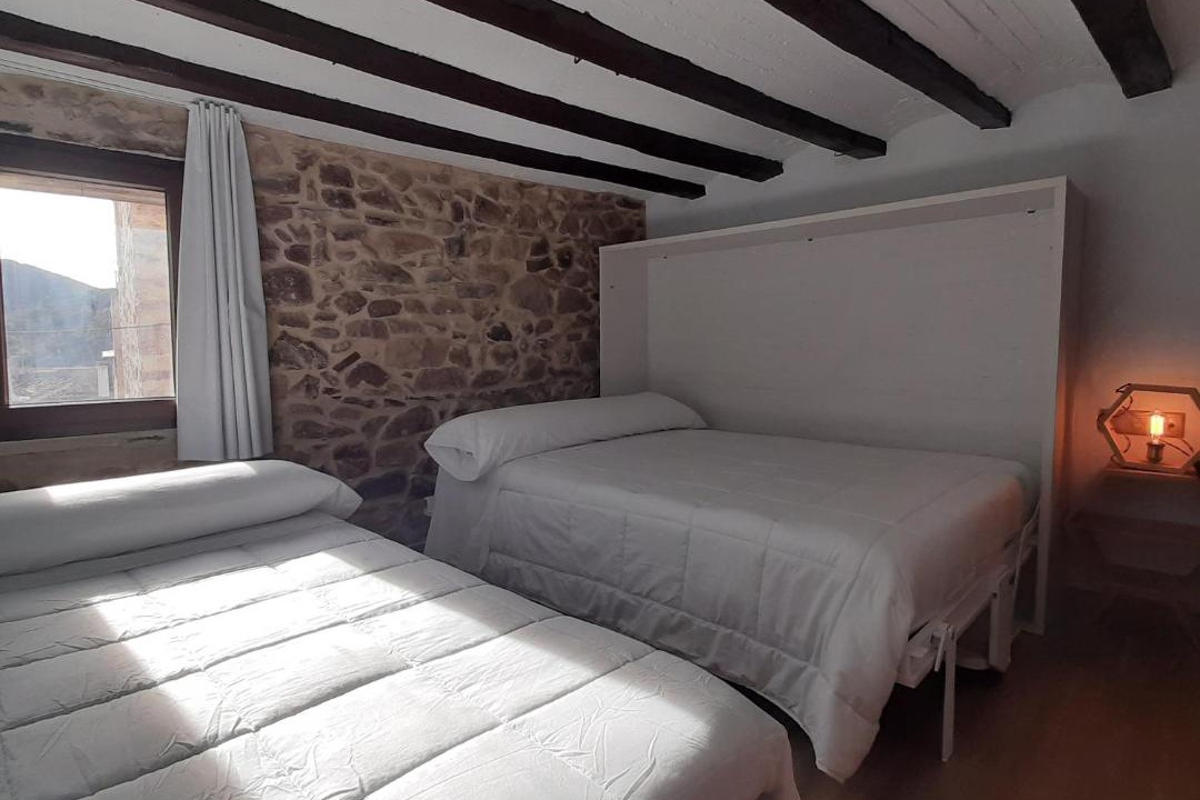 Chovar House | Casa rural rústica para parejas, familias o amigos a la montaña de EL COLMENAR
