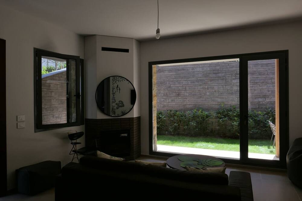 Photo of Livingroom in Mzaar Kfardebian