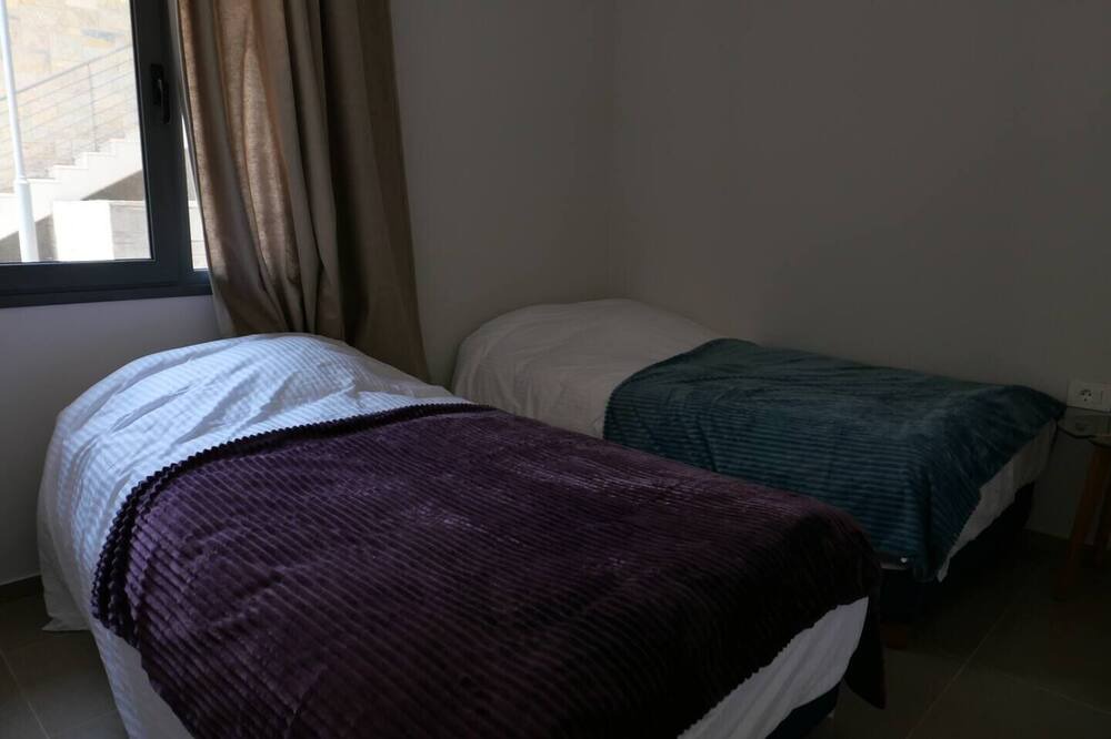 Photo of Bedroom in Mzaar Kfardebian