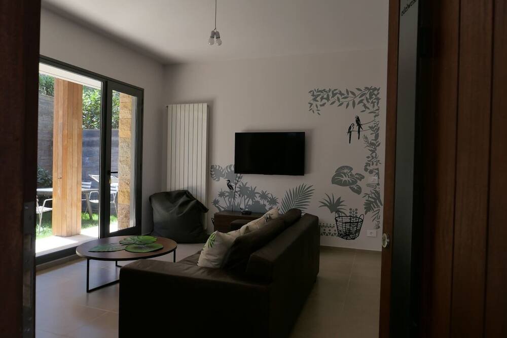 Photo of Livingroom in Mzaar Kfardebian