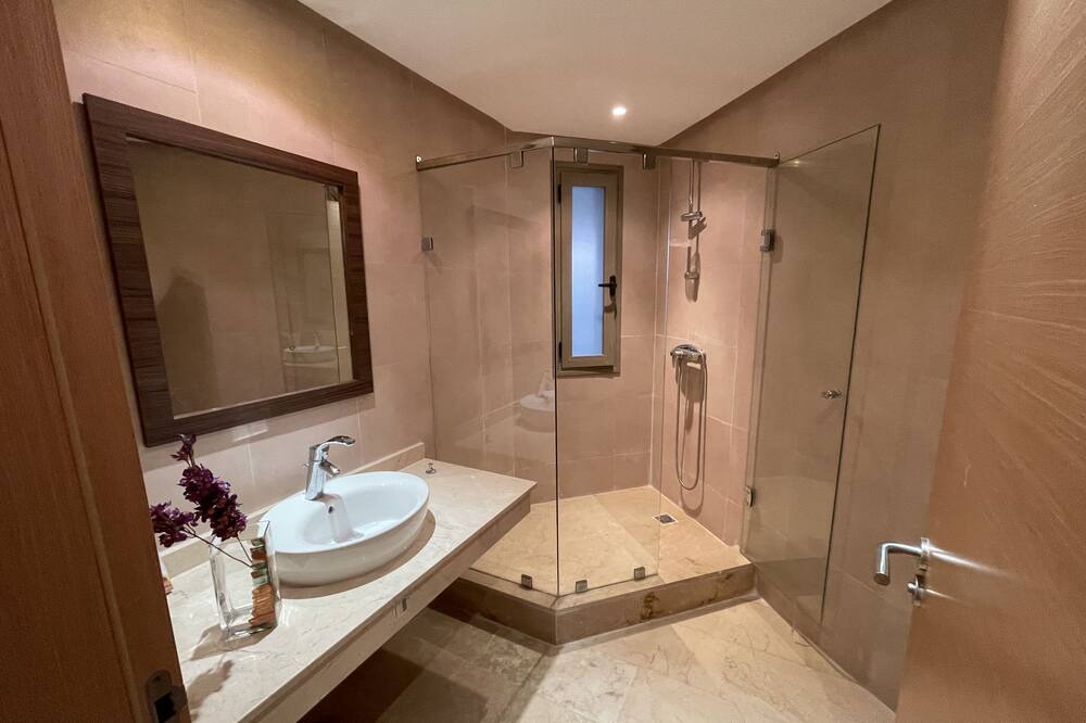 Photo of Bathroom in Plage des Nations