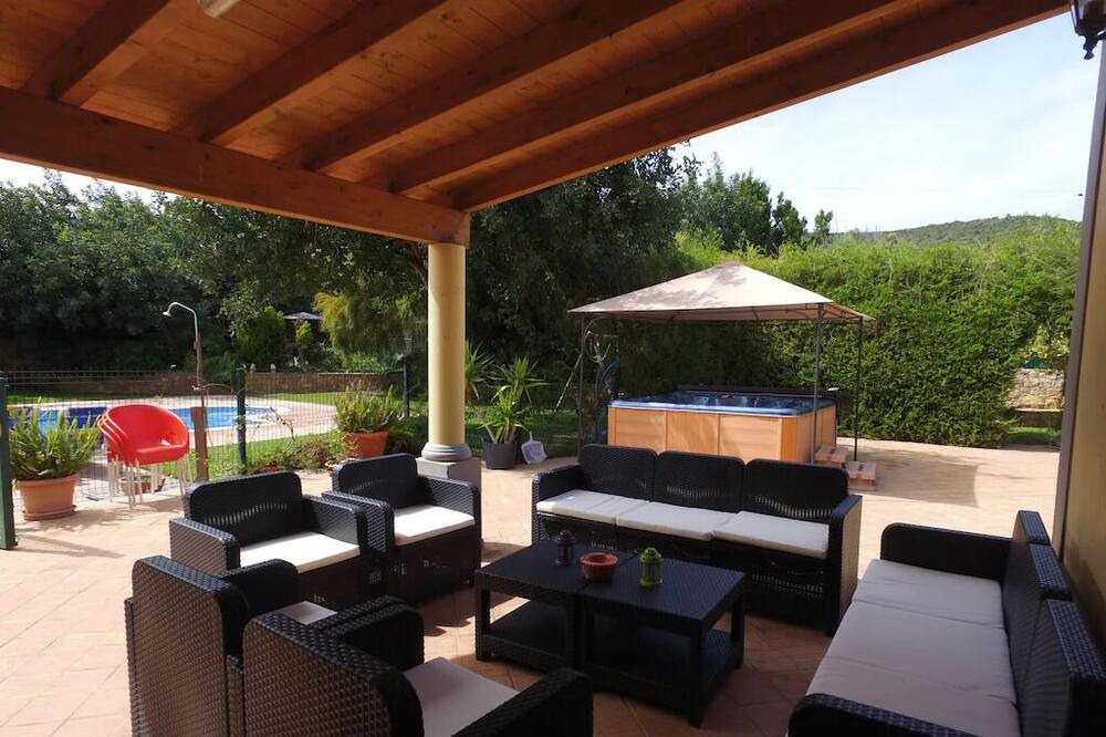 Photo of Outdoor in Calicos