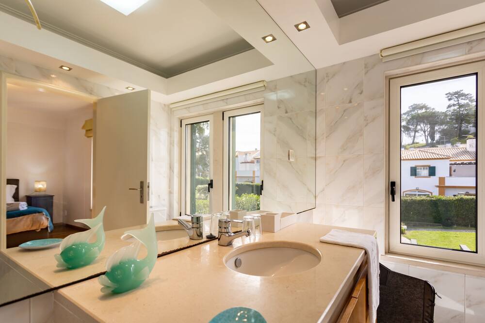 Photo of Bathroom in Charneca da Cotovia