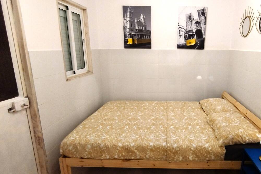 Photo of Bedroom in Amadora