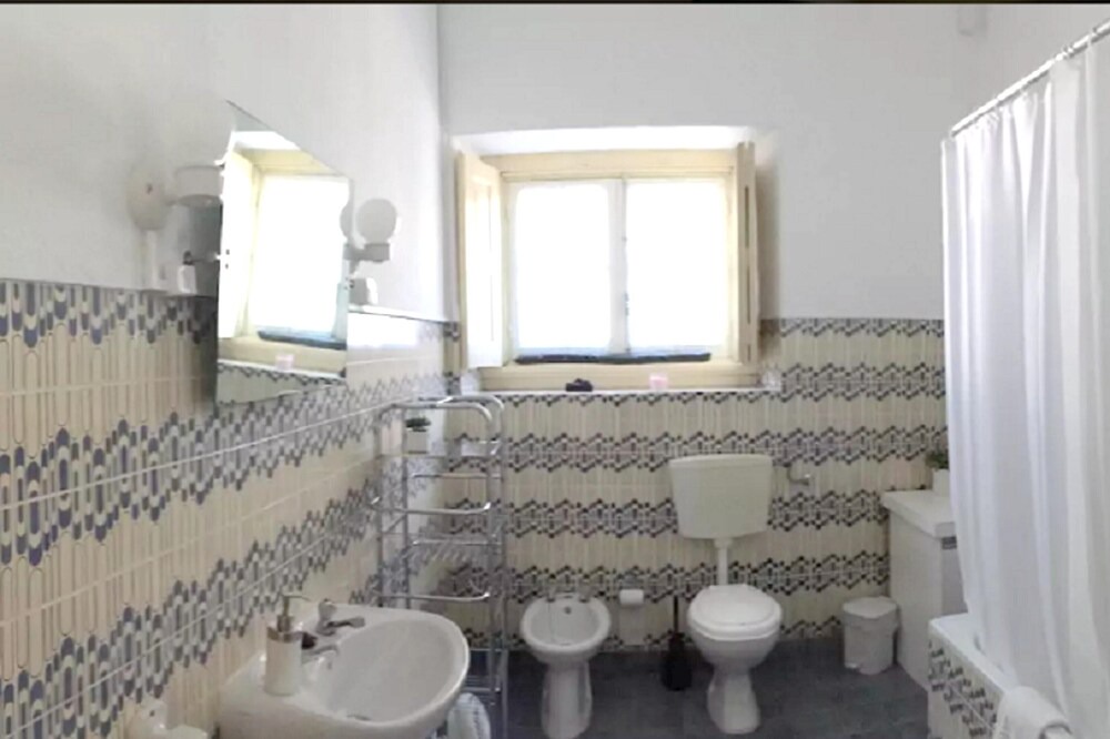 Photo of Bathroom in Praia do Ribatejo