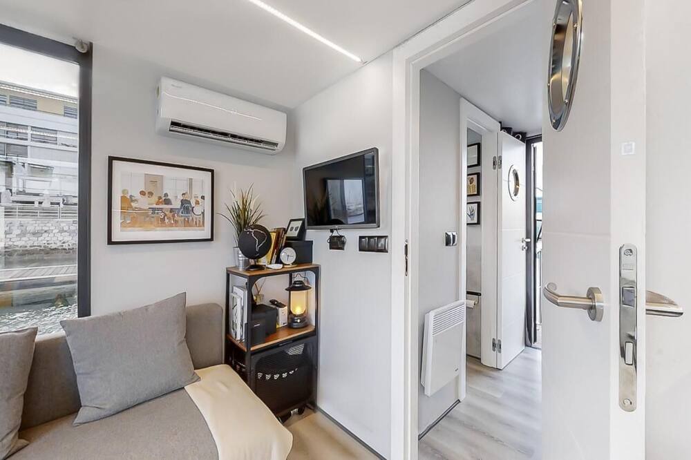 Photo of Bedroom in Parque das Nacoes