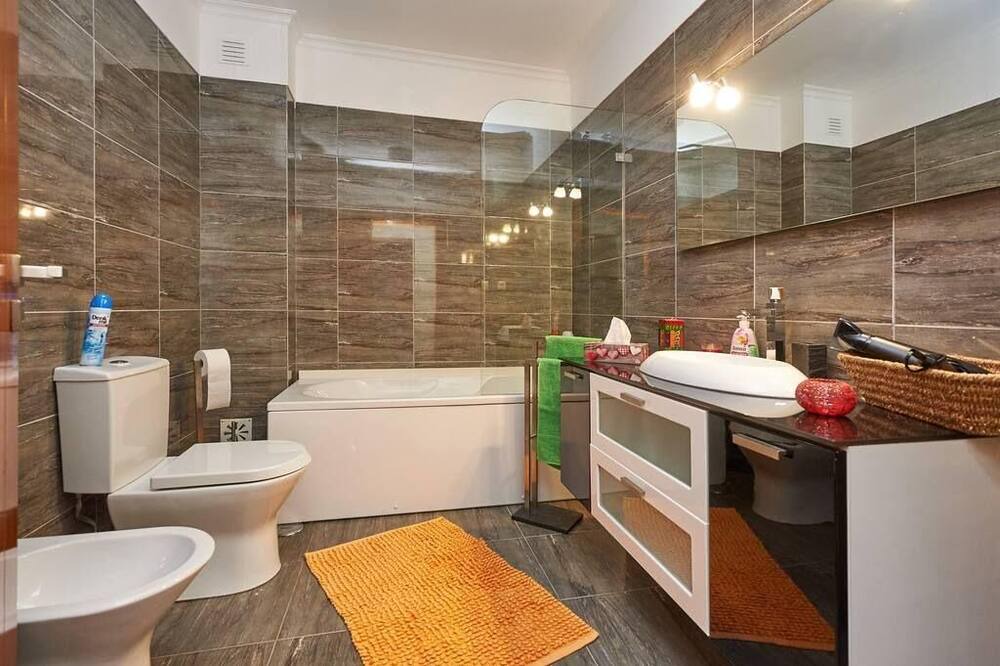 Photo of Bathroom in Magoito