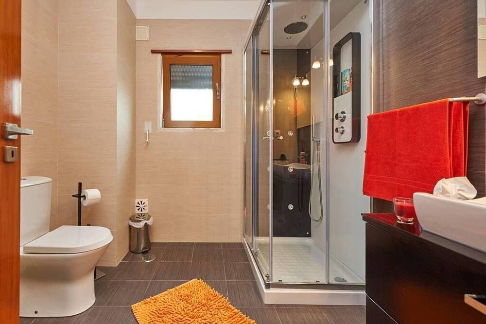 Photo of Bathroom in Magoito