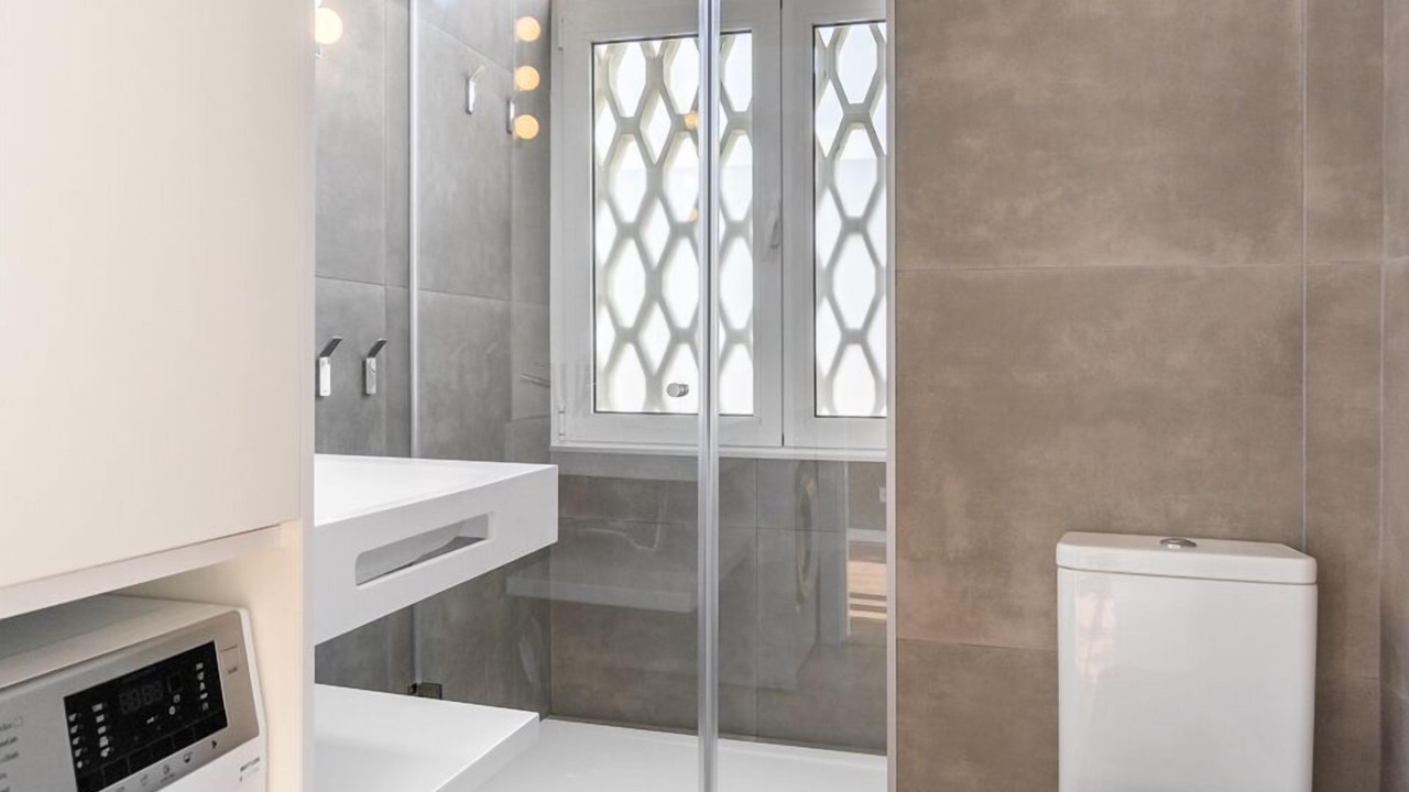 Photo of Bathroom in Lisbon Old Town