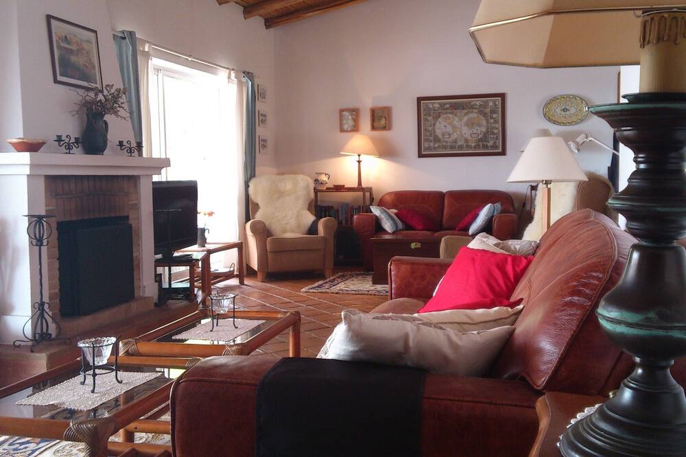 Photo of Livingroom in Foupana