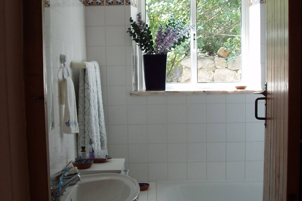 Photo of Bathroom in Foupana