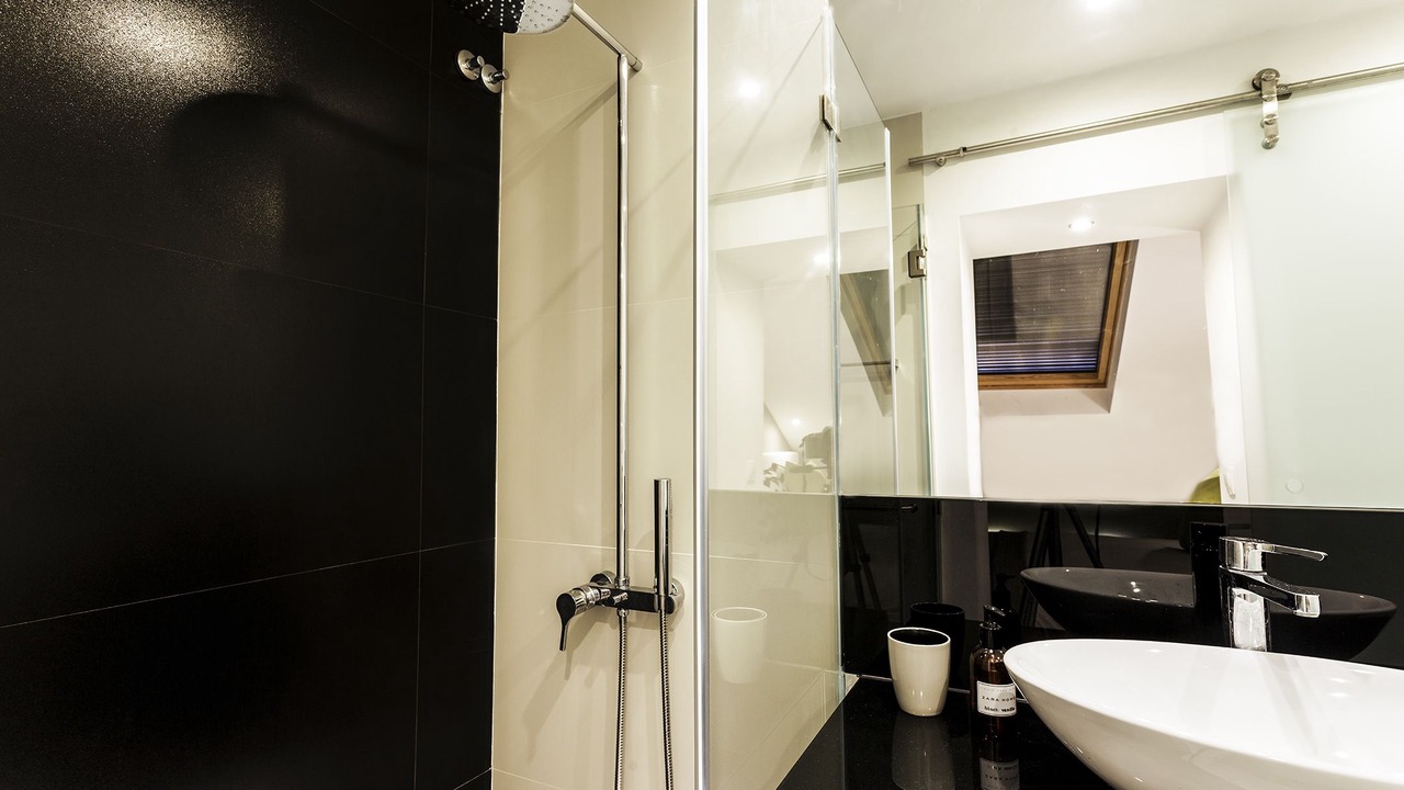 Photo of Bathroom in Baixa