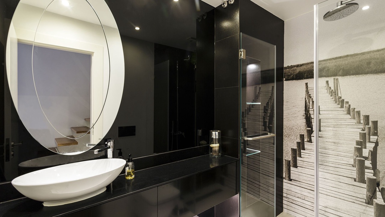 Photo of Bathroom in Baixa