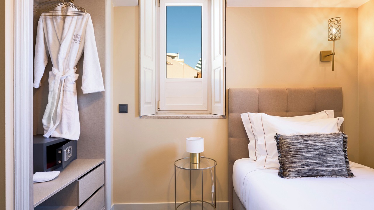 Photo of Bedroom in Estoril