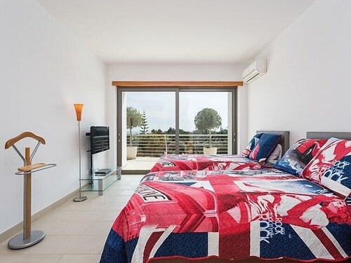 Photo of Bedroom in Alporchinhos