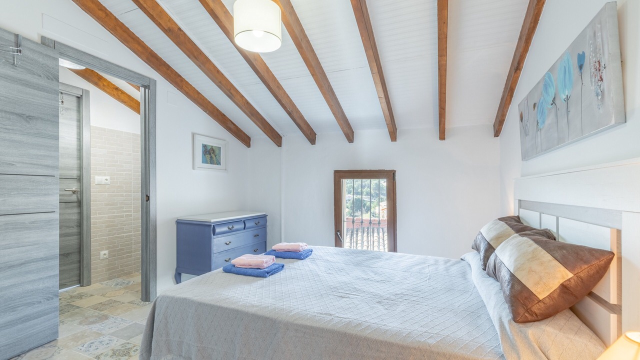 Photo of Bedroom in Xirles