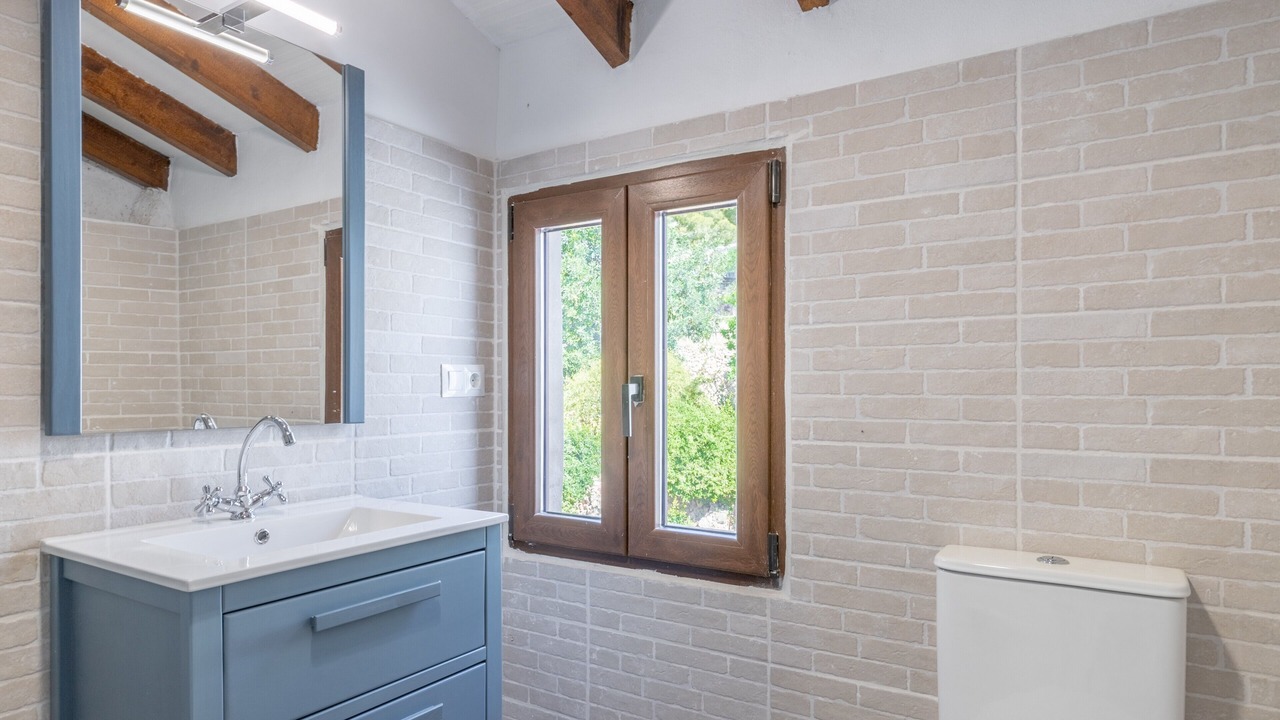 Photo of Bathroom in Xirles