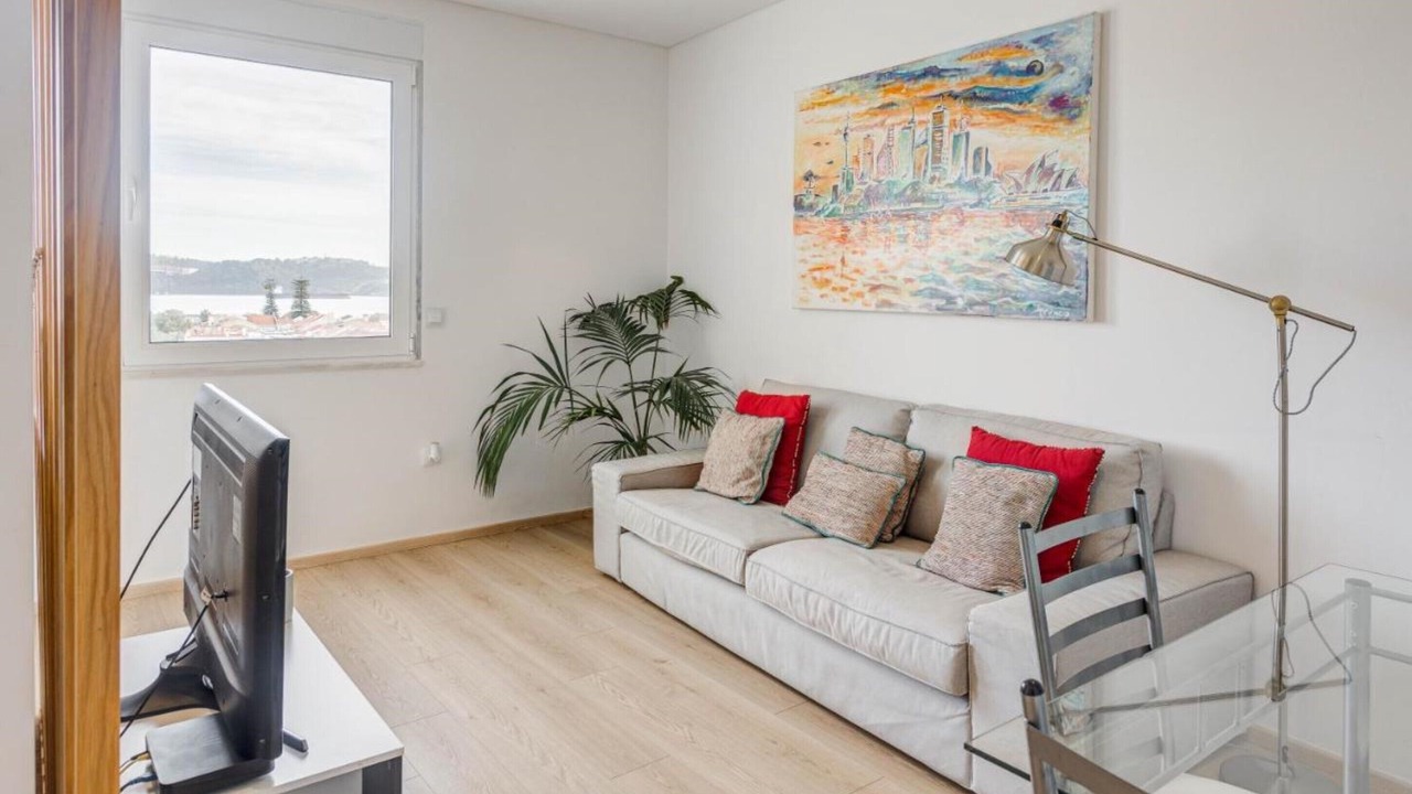 Photo of Livingroom in Linda-a-Velha